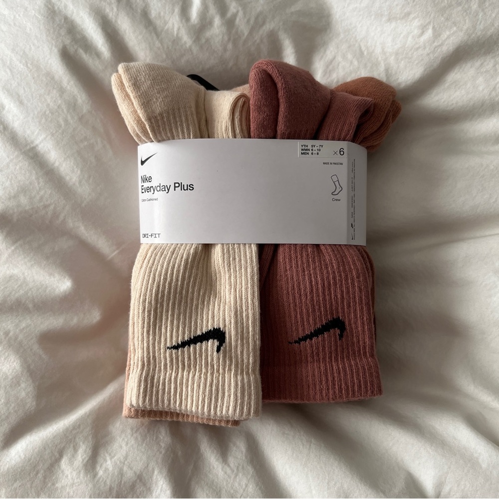 NIKE Everyday Plus Dri-Fit Cushioned Crew Training Socks (6-pack) Women’s 6-10